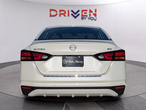 Used 2023 Nissan Altima 2.5 SV image 4