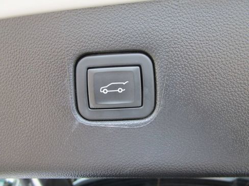 Used 2024 Chevrolet Blazer LT w/ Convenience Package FWD image 13