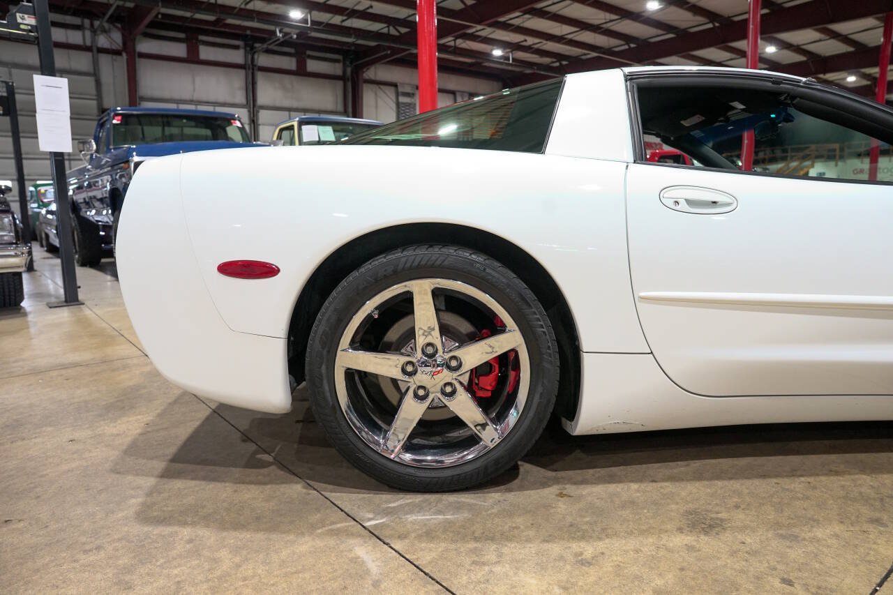 Used 1998 Chevrolet Corvette Coupe w/ Memory Pkg RWD image 9