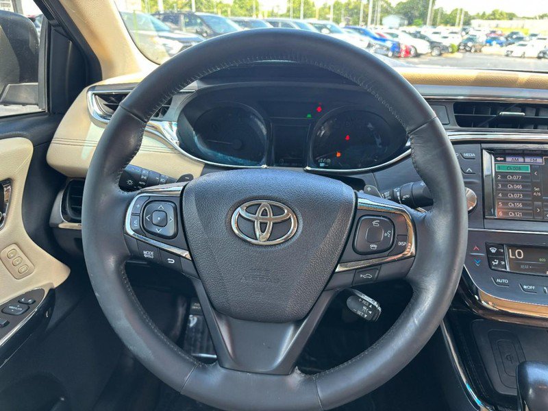Used 2014 Toyota Avalon Limited w/ Technology Package FWD image 12
