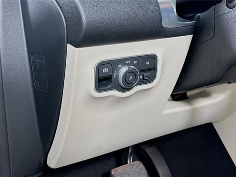 Used 2023 Mercedes-Benz EQB 250+ image 7