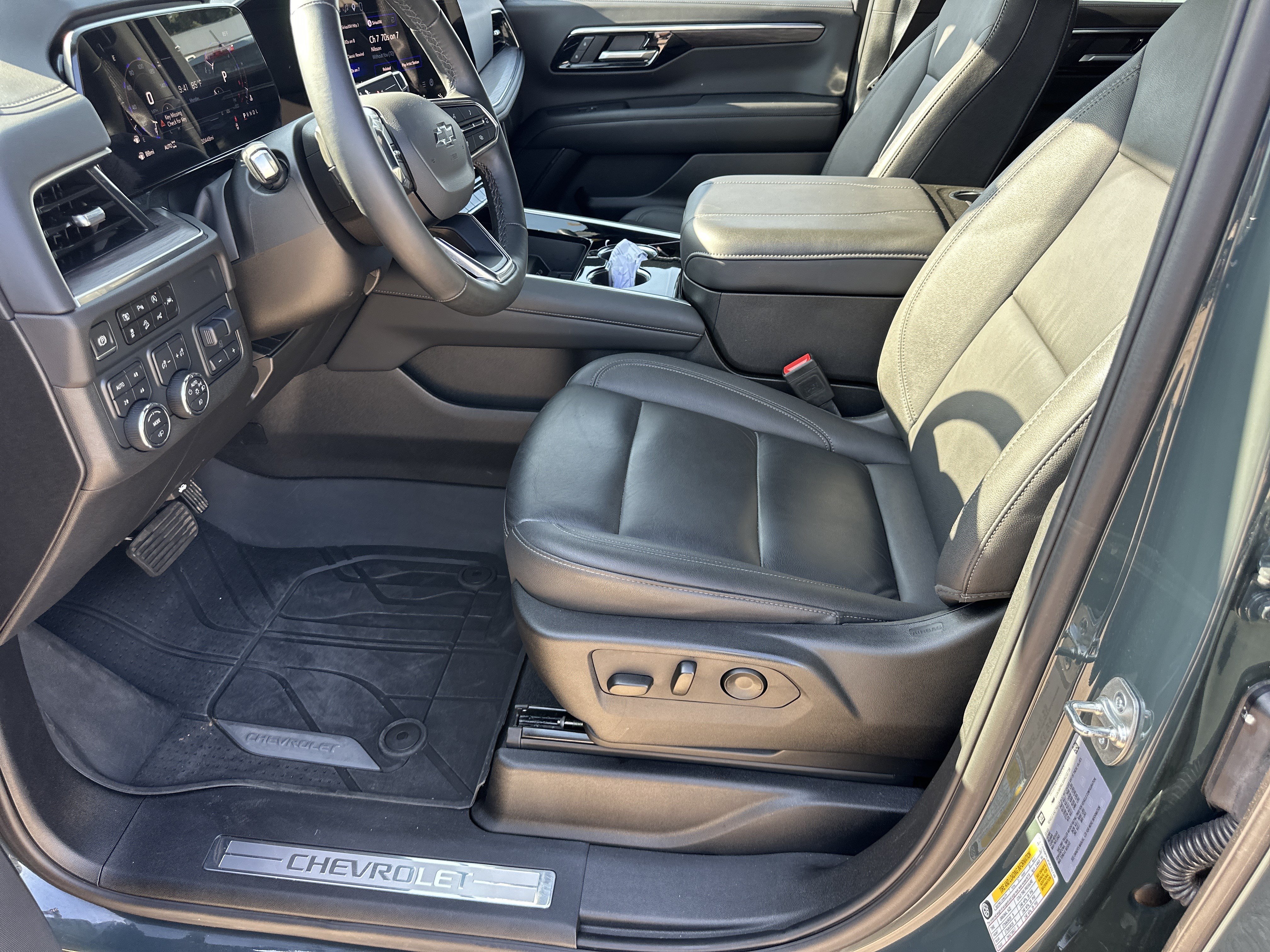 Certified 2025 Chevrolet Tahoe Z71 w/ Z71 Off-Road Package AWD/4WD image 10