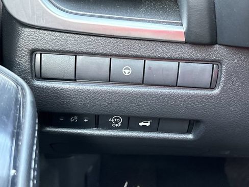 Used 2026 Nissan Rogue SV FWD image 13