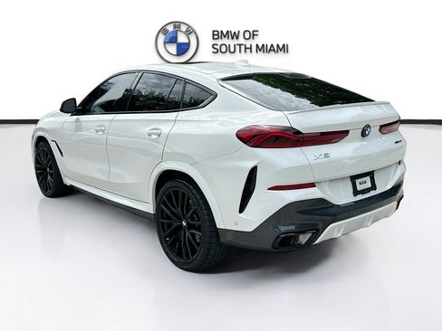 Certified 2023 BMW X6 xDrive40i w/ M Sport Package AWD/4WD image 4