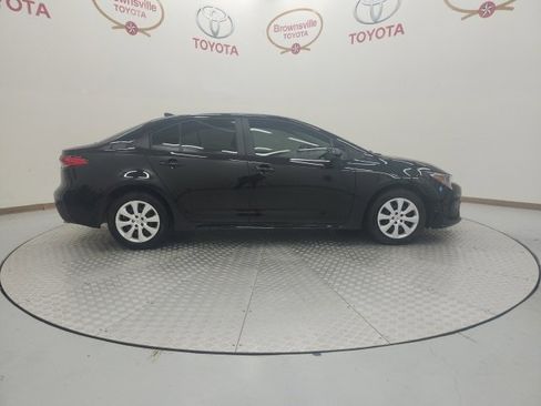 Used 2025 Toyota Corolla LE image 3