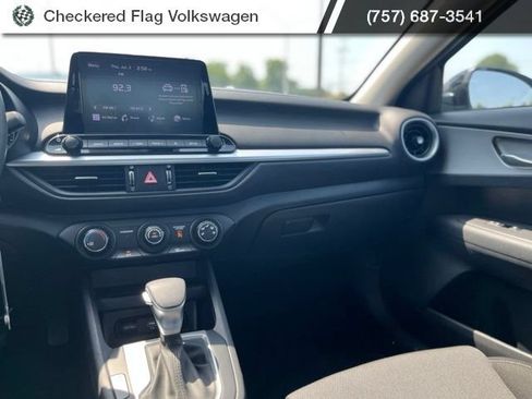 Used 2023 Kia Forte LXS w/ LXS Technology Package FWD image 28