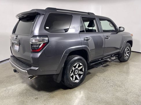 Certified 2022 Toyota 4Runner TRD Off-Road AWD/4WD image 3