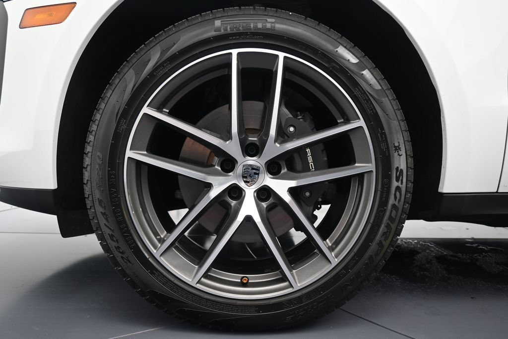 Certified 2026 Porsche Macan AWD/4WD image 32