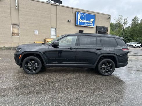 Certified 2023 Jeep Grand Cherokee L Laredo AWD/4WD image 2