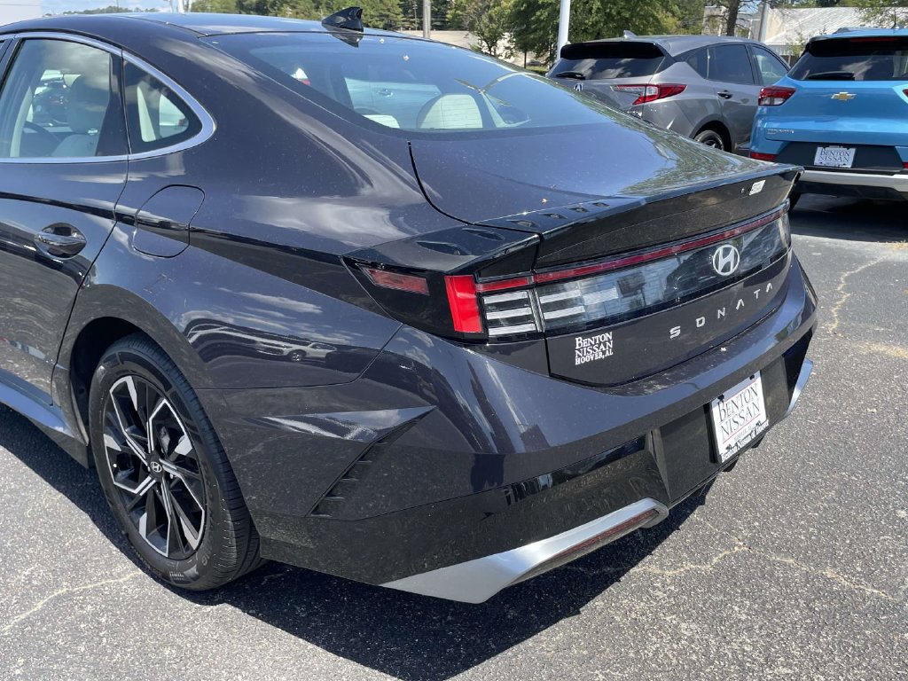 Used 2025 Hyundai Sonata SEL FWD image 11