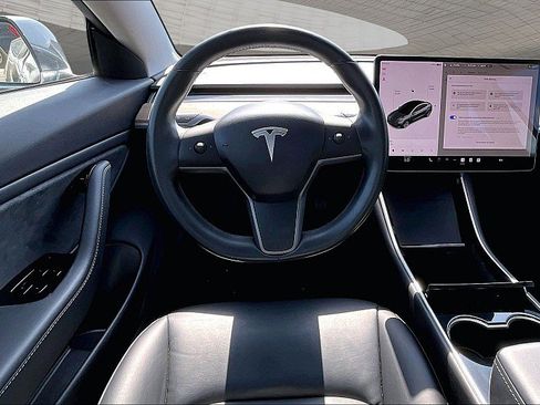 Used 2018 Tesla Model 3 Long Range image 10