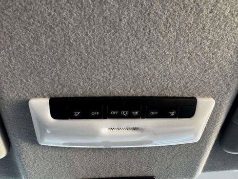 Used 2020 Nissan Kicks S FWD image 33