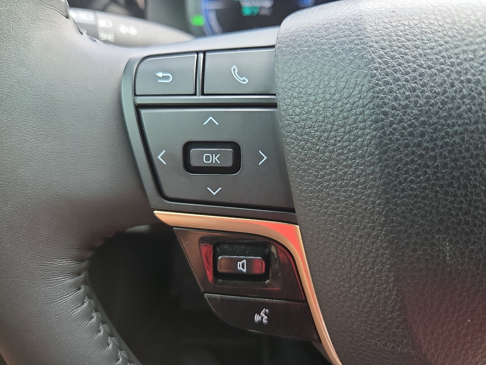 Used 2023 Toyota Crown AWD/4WD image 18