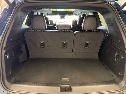 Used 2025 GMC Acadia Denali image 30