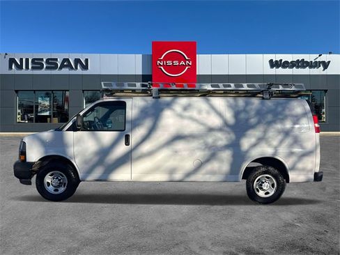 Used 2018 Chevrolet Express 2500 Extended image 7