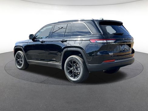 New 2026 Jeep Grand Cherokee Altitude image 3