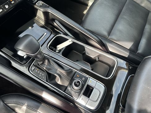 Used 2025 Kia Telluride S AWD/4WD image 16