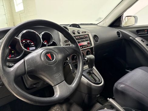 Used 2005 Pontiac Vibe w/ Power Group Value Package FWD image 10