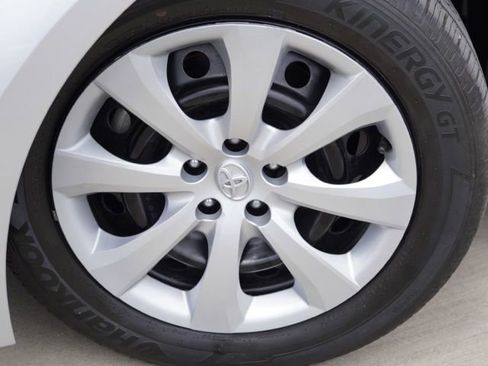 Used 2023 Toyota Corolla LE FWD image 10