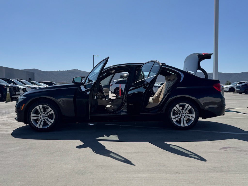 Used 2018 BMW 330i Sedan w/ Convenience Package RWD image 26