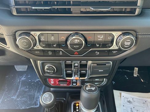 New 2025 Jeep Wrangler Rubicon w/ Steel Bumper Group image 16