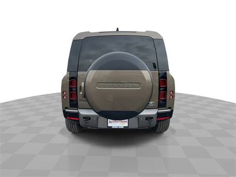 Used 2022 Land Rover Defender 90 X-Dynamic HSE image 7