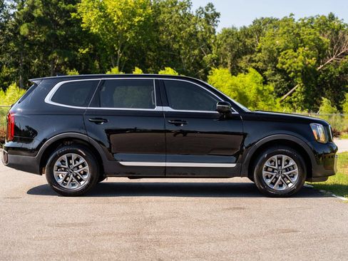 Used 2024 Kia Telluride LX FWD image 7