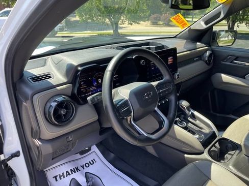 Used 2024 Chevrolet Colorado ZR2 w/ ZR2 Convenience Package III AWD/4WD image 12