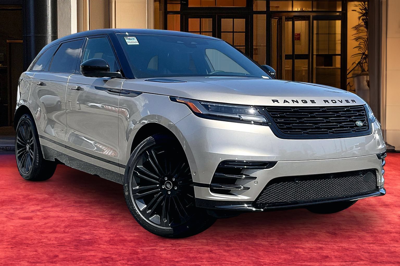 New 2026 Land Rover Range Rover Velar Dynamic SE AWD/4WD image 20