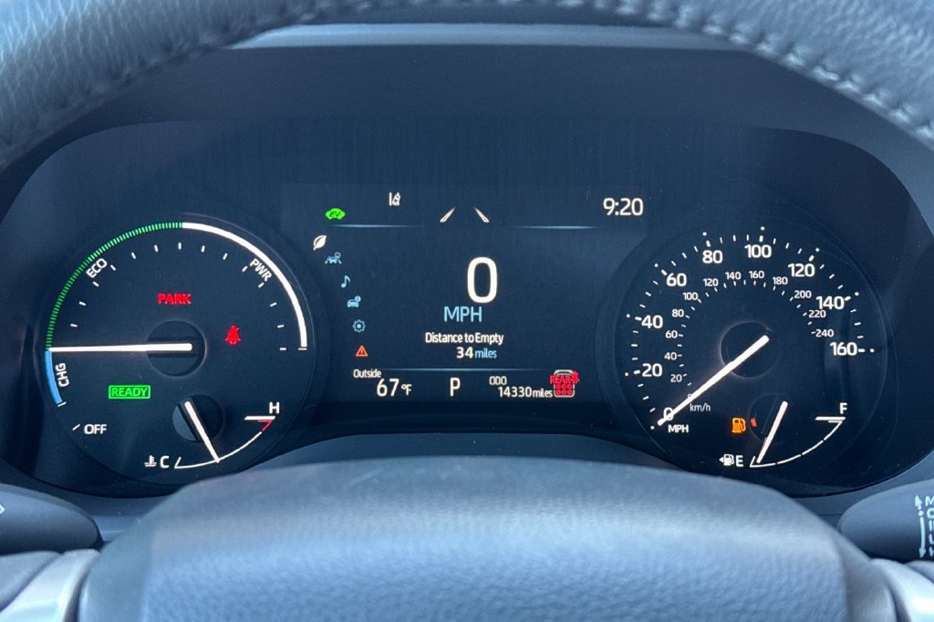 Certified 2025 Toyota Sienna XLE FWD image 24