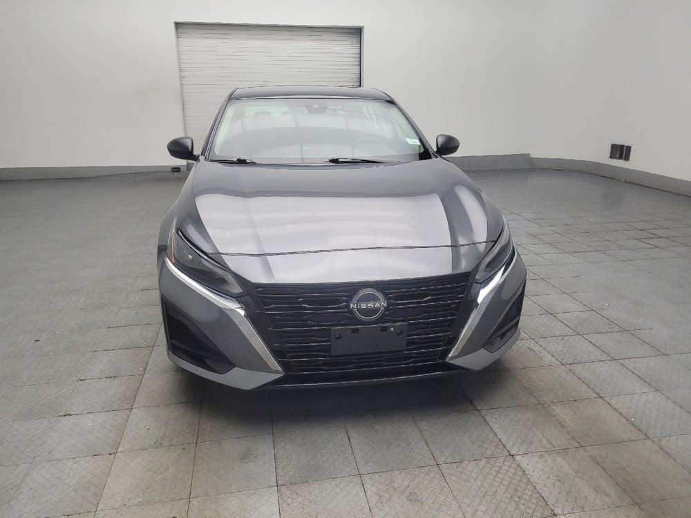 Used 2024 Nissan Altima 2.5 SV FWD image 14