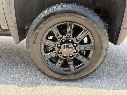 Used 2024 GMC Sierra 2500 AT4 w/ AT4 Premium Plus Package AWD/4WD image 20