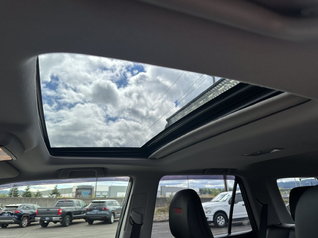 Used 2020 Toyota 4Runner Venture w/ Moonroof Package AWD/4WD image 22