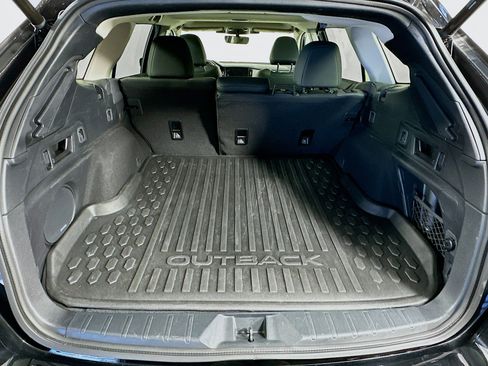 Used 2025 Subaru Outback Onyx Edition image 28