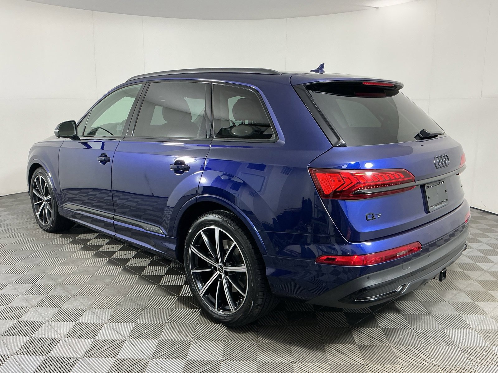 Used 2023 Audi Q7 3.0T Prestige w/ Prestige Package AWD/4WD image 6