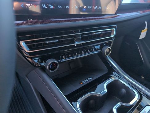 New 2026 Chevrolet Traverse RS image 21