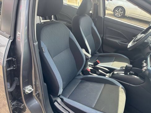 Used 2025 Nissan Versa SV FWD image 34