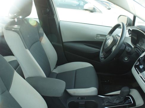 Used 2023 Toyota Corolla LE FWD image 5