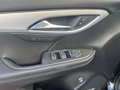 Certified 2025 Buick Envision Avenir image 25