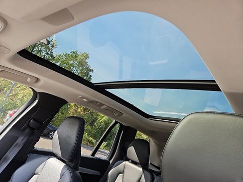 Certified 2024 Volvo XC90 B5 Core w/ Protection Package Premier image 14