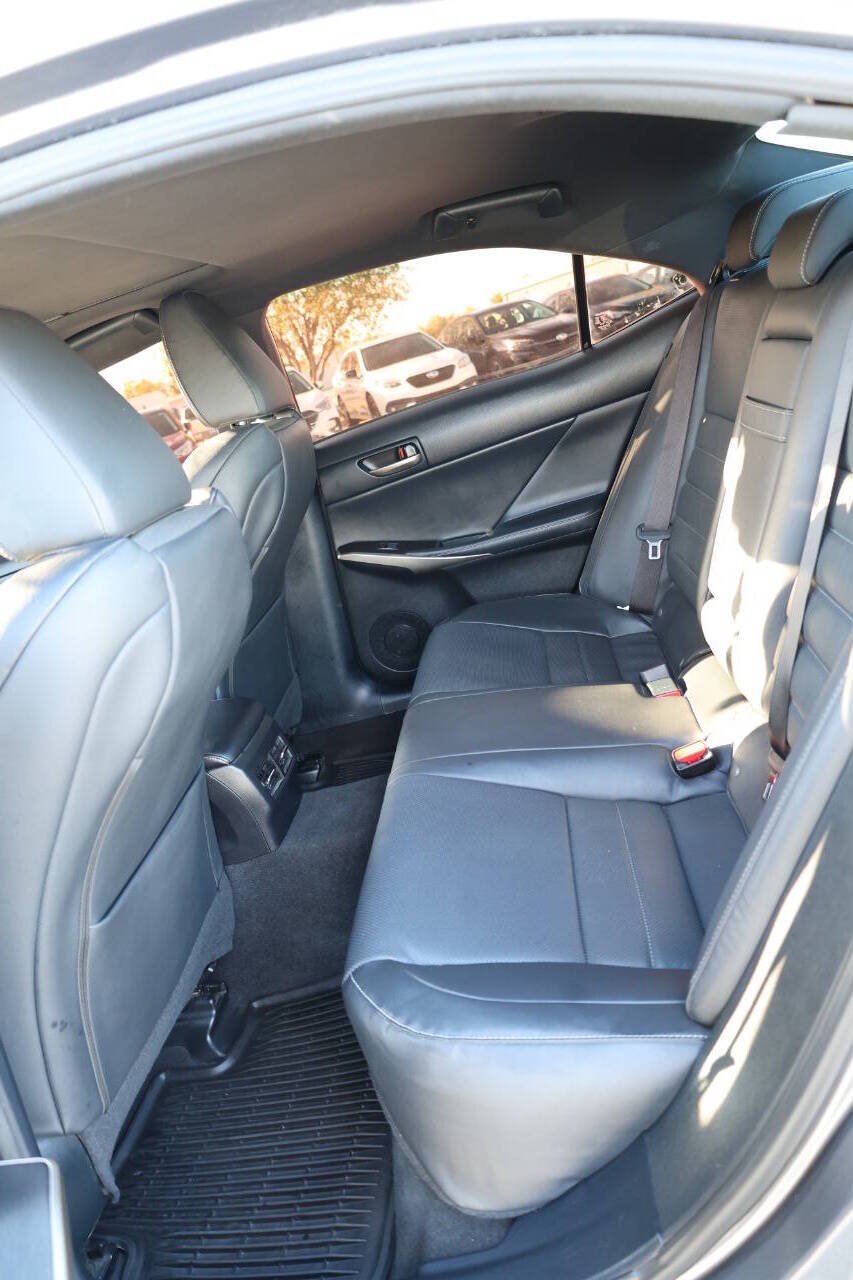 Used 2019 Lexus IS 300 F Sport w/ F Sport Package AWD/4WD image 17