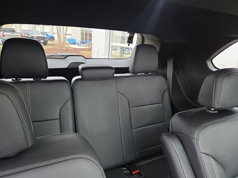 Certified 2025 GMC Acadia Elevation w/ Elevation Premium Package image 18