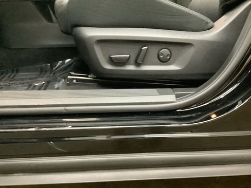 Used 2025 Nissan Rogue SV FWD image 12