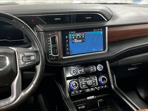 Used 2023 GMC Yukon XL Denali Ultimate image 19