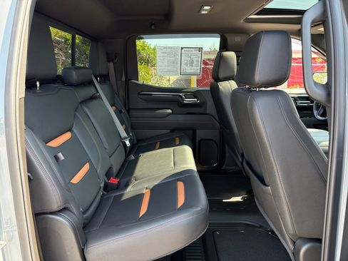 Used 2025 GMC Sierra 1500 AT4 w/ AT4 Premium Package AWD/4WD image 29