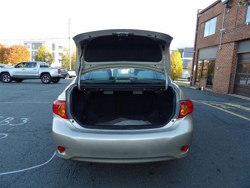 Used 2010 Toyota Corolla LE image 12