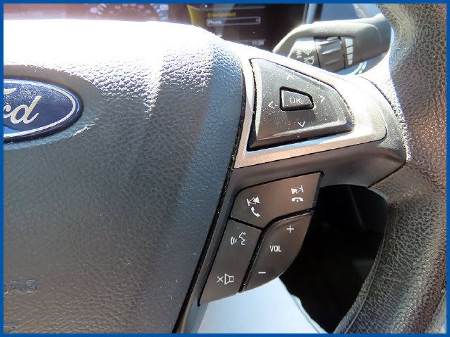 Used 2018 Ford Fusion SE w/ Fusion SE Technology Package FWD image 16