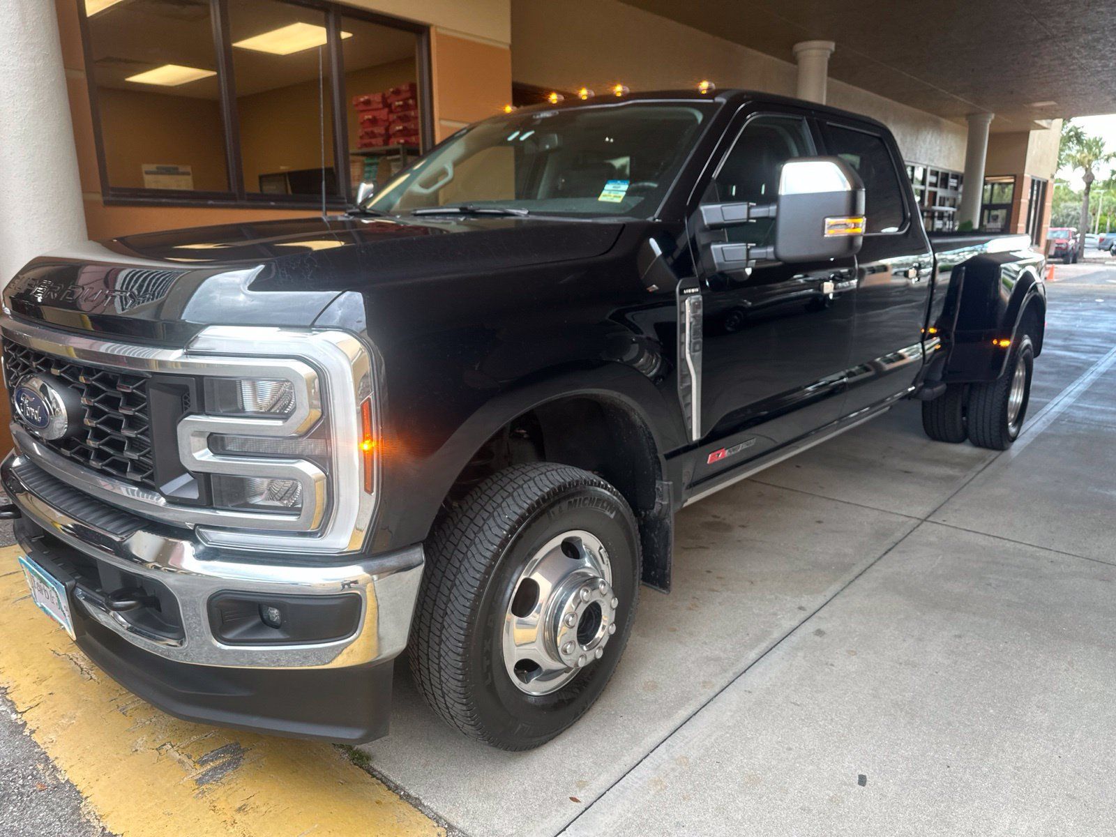Used 2025 Ford F350 Lariat w/ Chrome Package AWD/4WD image 2