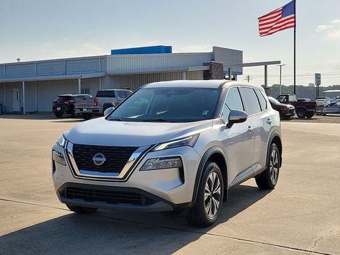 Used 2022 Nissan Rogue SV FWD image 2