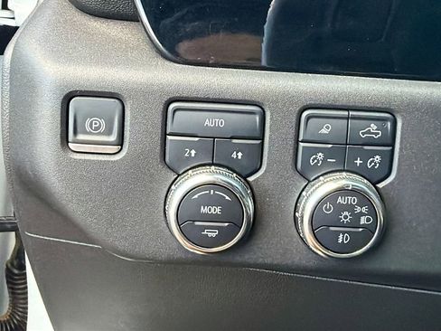 Used 2024 GMC Sierra 1500 SLT AWD/4WD image 32